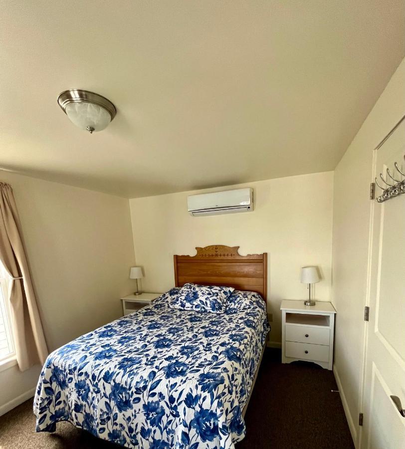 The Attleboro House Hotel Oak Bluffs Ngoại thất bức ảnh