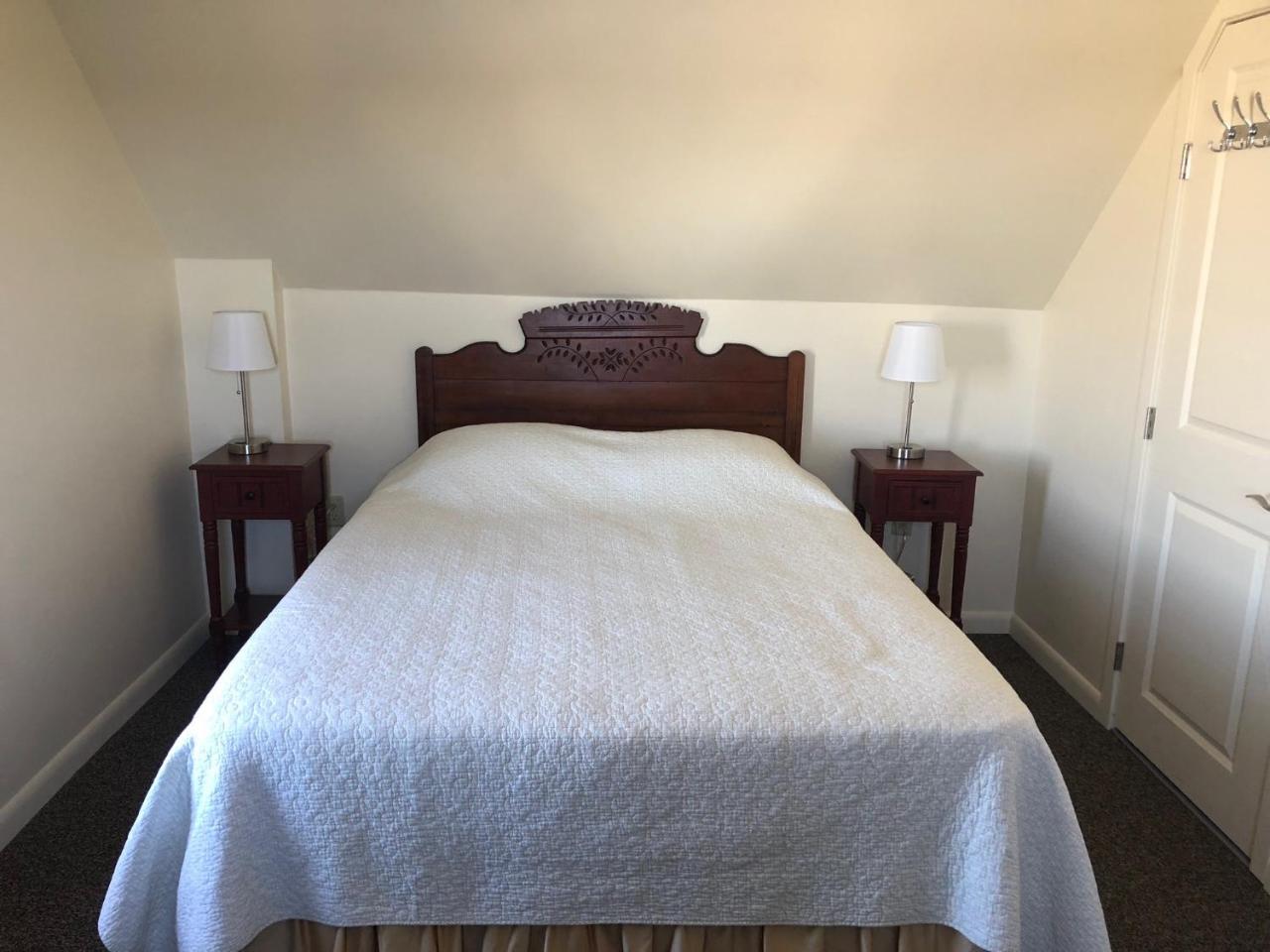 The Attleboro House Hotel Oak Bluffs Ngoại thất bức ảnh